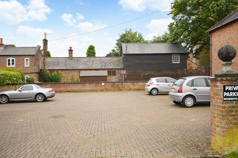 2 bedroom ground floor flat to rent, Chiltern Road, Aylesbury HP22