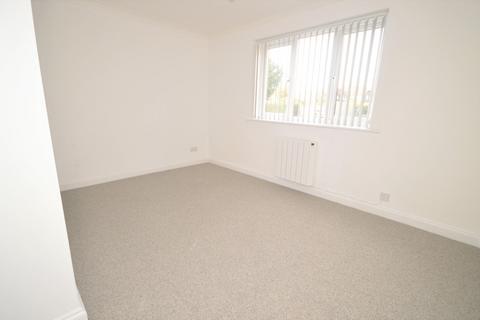 2 bedroom ground floor flat to rent, Chiltern Road, Aylesbury HP22