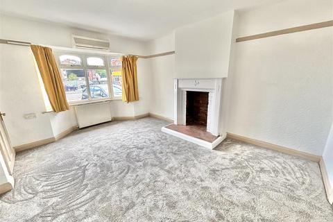 3 bedroom semi-detached house to rent, Central Avenue, Abbey Green