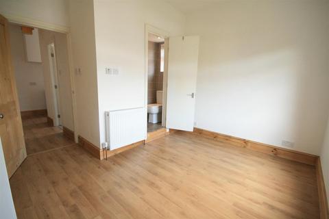 2 bedroom maisonette to rent, Welbeck Road, Barnet, EN4