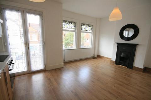 2 bedroom maisonette to rent, Welbeck Road, Barnet, EN4