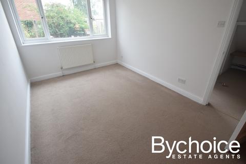 2 bedroom flat to rent, Queensway, Great Cornard