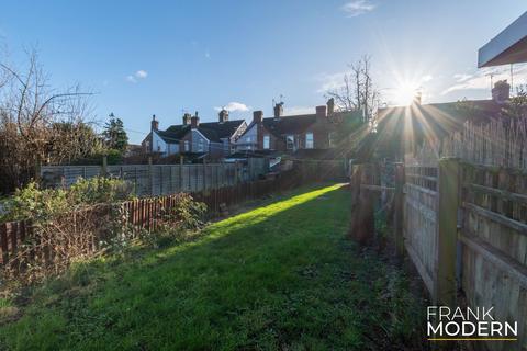 3 bedroom terraced house for sale, Clifton Avenue, Peterborough, PE3