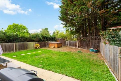 5 bedroom terraced house to rent, Raeburn Avenue, Surbiton KT5