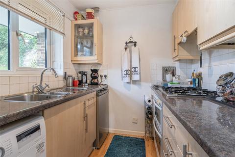 1 Countisbury Gardens, Addlestone, KT15 1RS