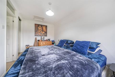 1 Countisbury Gardens, Addlestone, KT15 1RS