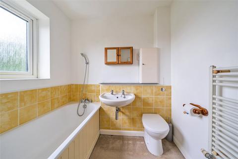 1 Countisbury Gardens, Addlestone, KT15 1RS