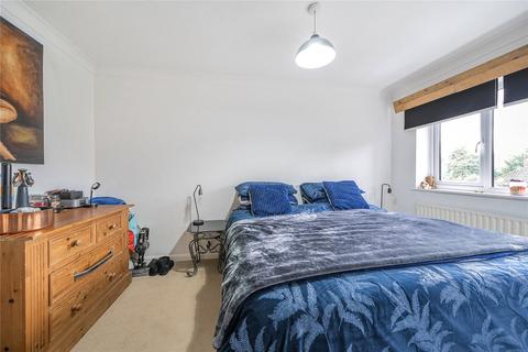 1 Countisbury Gardens, Addlestone, KT15 1RS
