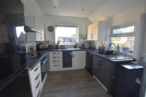 4 bedroom semi-detached house for sale, Buckingham Road, Bicester