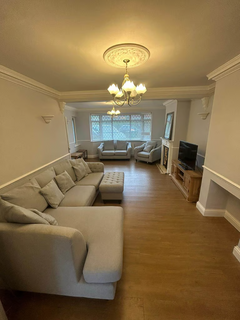 3 bedroom house to rent, Longlands Avenue, Coulsdon CR5