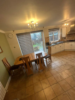 3 bedroom house to rent, Longlands Avenue, Coulsdon CR5