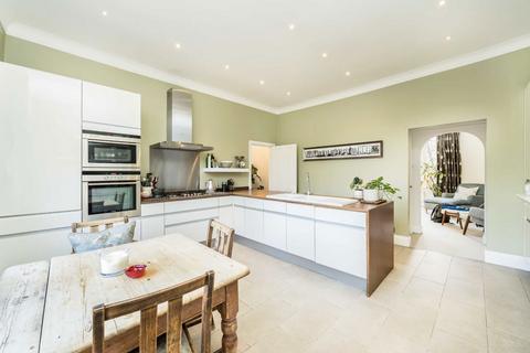 4 bedroom flat for sale, St. John's Grove, London N19