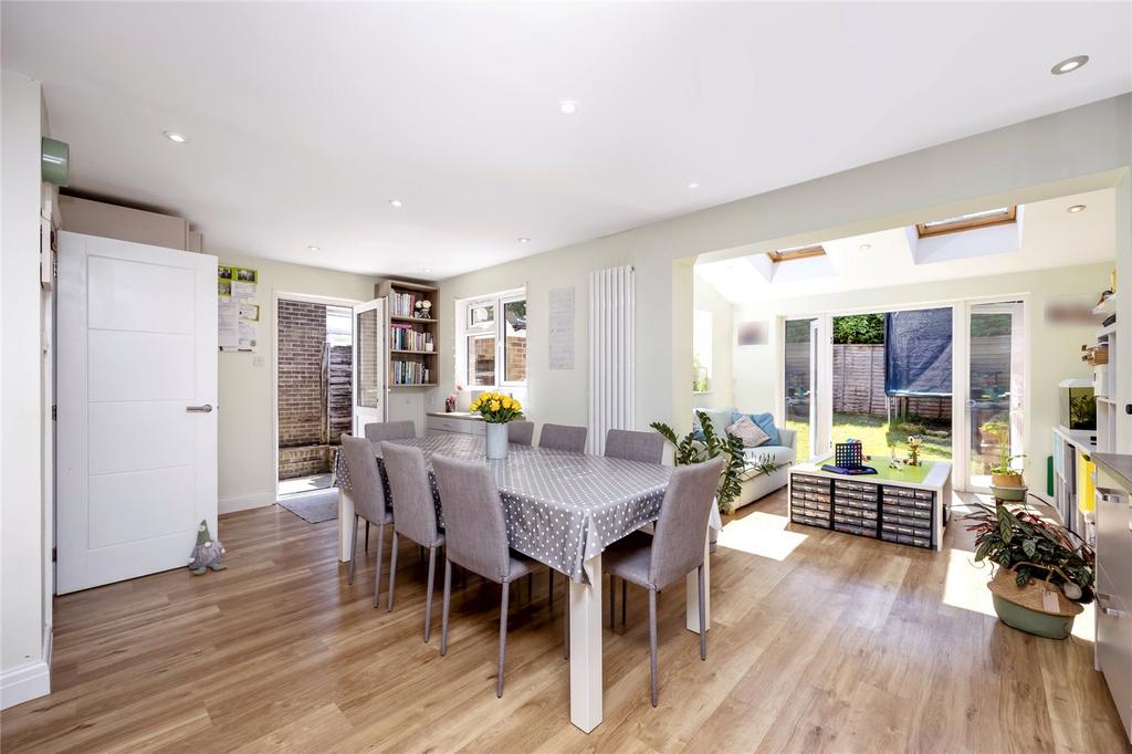 Kitchen/Dining Area