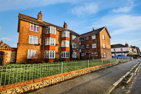 1 bedroom flat to rent, Latimer Road, Eastbourne