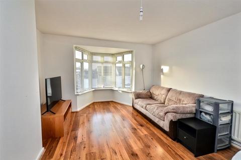 1 bedroom flat to rent, Latimer Road, Eastbourne