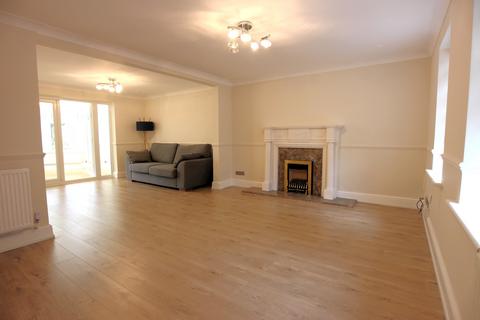 5 bedroom house for sale, Sheredes Drive, Hoddesdon EN11