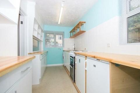 1 bedroom flat to rent, Stockwell House, Queens Place BN43