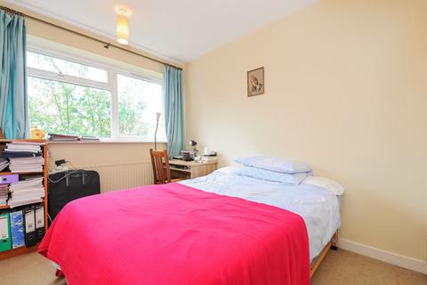 2 bedroom flat to rent, Putney Hill Putney SW15