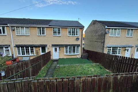 3 bedroom end of terrace house to rent, Baden Street, Haworth