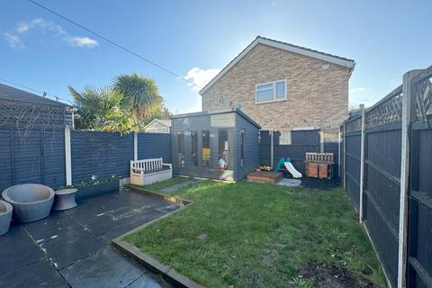 2 bedroom semi-detached house for sale, Feltham Hill Road, Ashford TW15