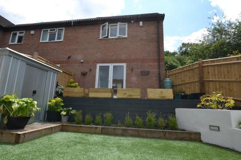 2 bedroom house to rent, Fern Close, Brentry