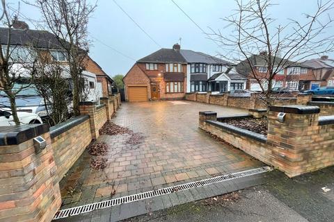 3 bedroom semi-detached house to rent, Birmingham B36