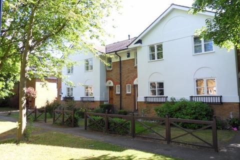 3 bedroom terraced house to rent, St. Josephs Vale, London SE3