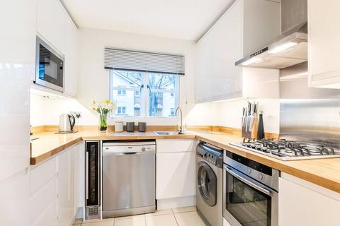 3 bedroom terraced house to rent, St. Josephs Vale, London SE3