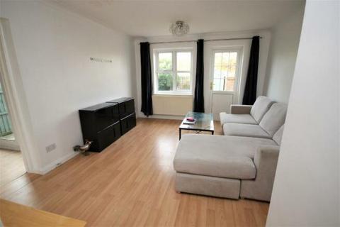 2 bedroom terraced house to rent, Sussex Way, Billericay