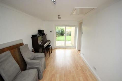 2 bedroom terraced house to rent, Sussex Way, Billericay