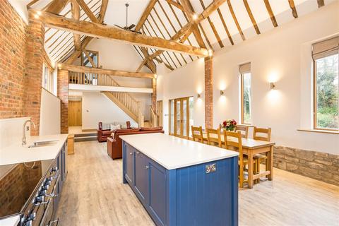 5 bedroom barn conversion to rent, Dorsington, Stratford-Upon-Avon