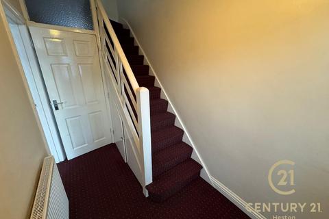 3 bedroom terraced house to rent, Wentworth Road, SOUTHALL UB2