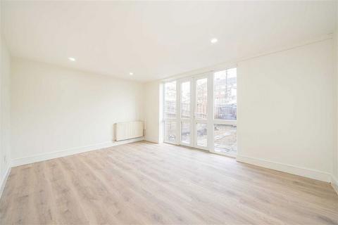 3 bedroom terraced house for sale, Warwickshire Path, London SE8