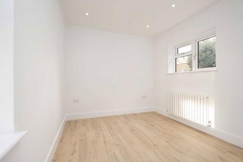 2 bedroom flat to rent, Fermoy Road, Maida Vale W9