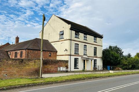 2 bedroom house for sale, Watling Street, Stafford ST19