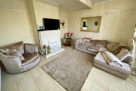 3 bedroom semi-detached house for sale, Whipperley Way, Luton, Bedfordshire, LU1 5LD