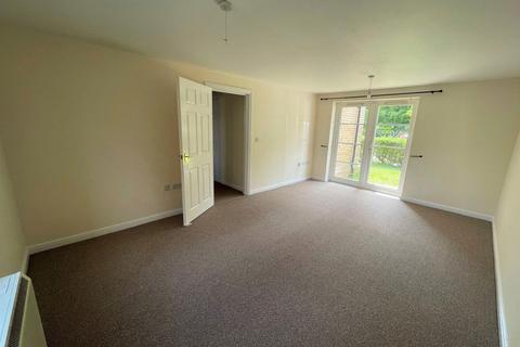 2 bedroom flat to rent, Ravenswood