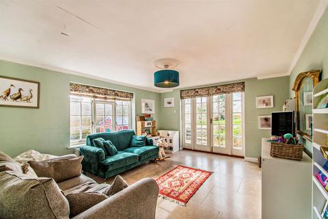 13 Back Lane, South Luffenham, Oakham, LE15 8NQ