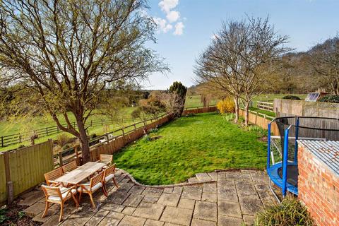 13 Back Lane, South Luffenham, Oakham, LE15 8NQ