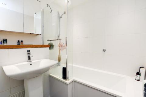 2 bedroom apartment to rent, Kingsley House, Surbiton KT6