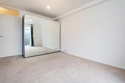2 bedroom apartment to rent, Kingsley House, Surbiton KT6
