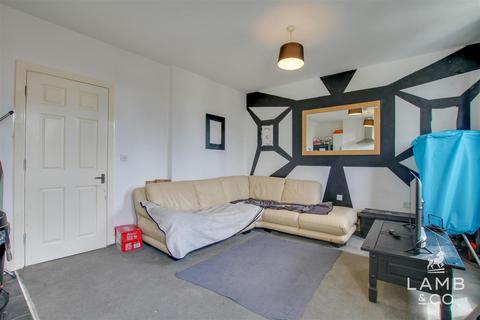 2 bedroom flat for sale, West Avenue, Essex CO15