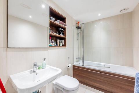 1 bedroom flat for sale, Stanmore Place, Stanmore, HA7