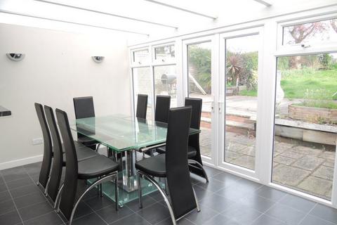 4 bedroom house to rent, PELDON