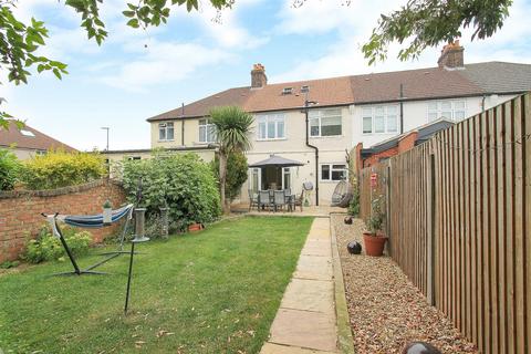 4 bedroom terraced house for sale, Highview Avenue, Wallington SM6