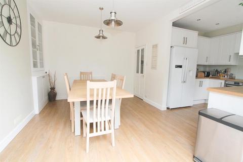 5 Highview Avenue, Wallington, SM6 8PQ