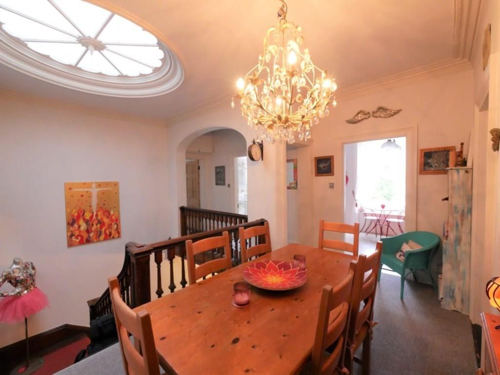Dining area2