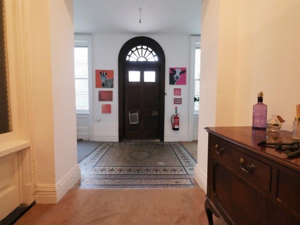 Communal vestibule