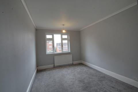 3 bedroom house to rent, Johnson Road, Hounslow TW5