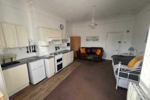 Studio to rent, Atherfield Apartments, Paignton TQ4